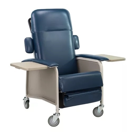Sillon para hemodialisis con dos charolas laterales abatibles y desmontables color azul