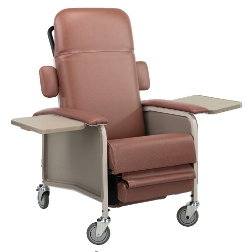 Sillon para hemodialisis con dos charolas laterales abatibles y desmontables