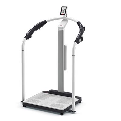Analizador médico de composición corporal mod. mBCA 554 (barandal 550 y medición de estatura ultrasónica 257)