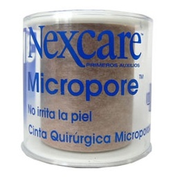 Cinta microporosa de 2" Micropore™ color piel. Medida: 5cm x 9.14m caja c/6 rollos